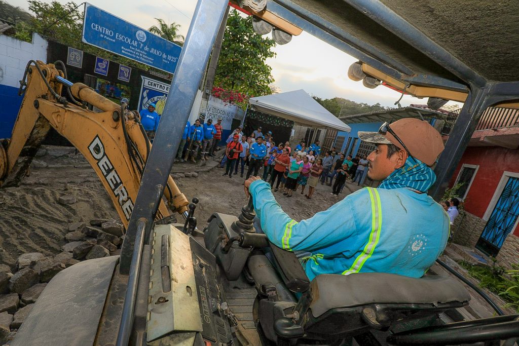 DOM inicia segundo proyecto de recuperación vial en El Paisnal
